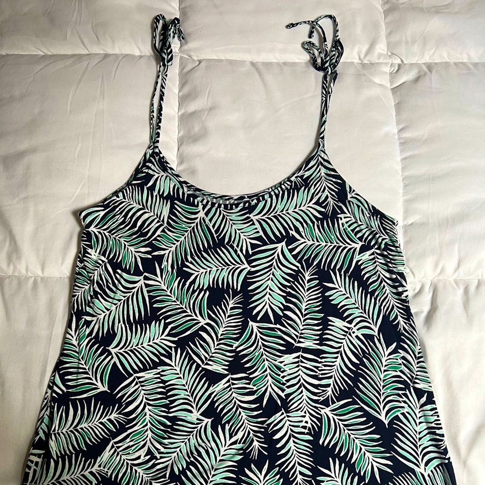 Gap tie shoulder tank top size small